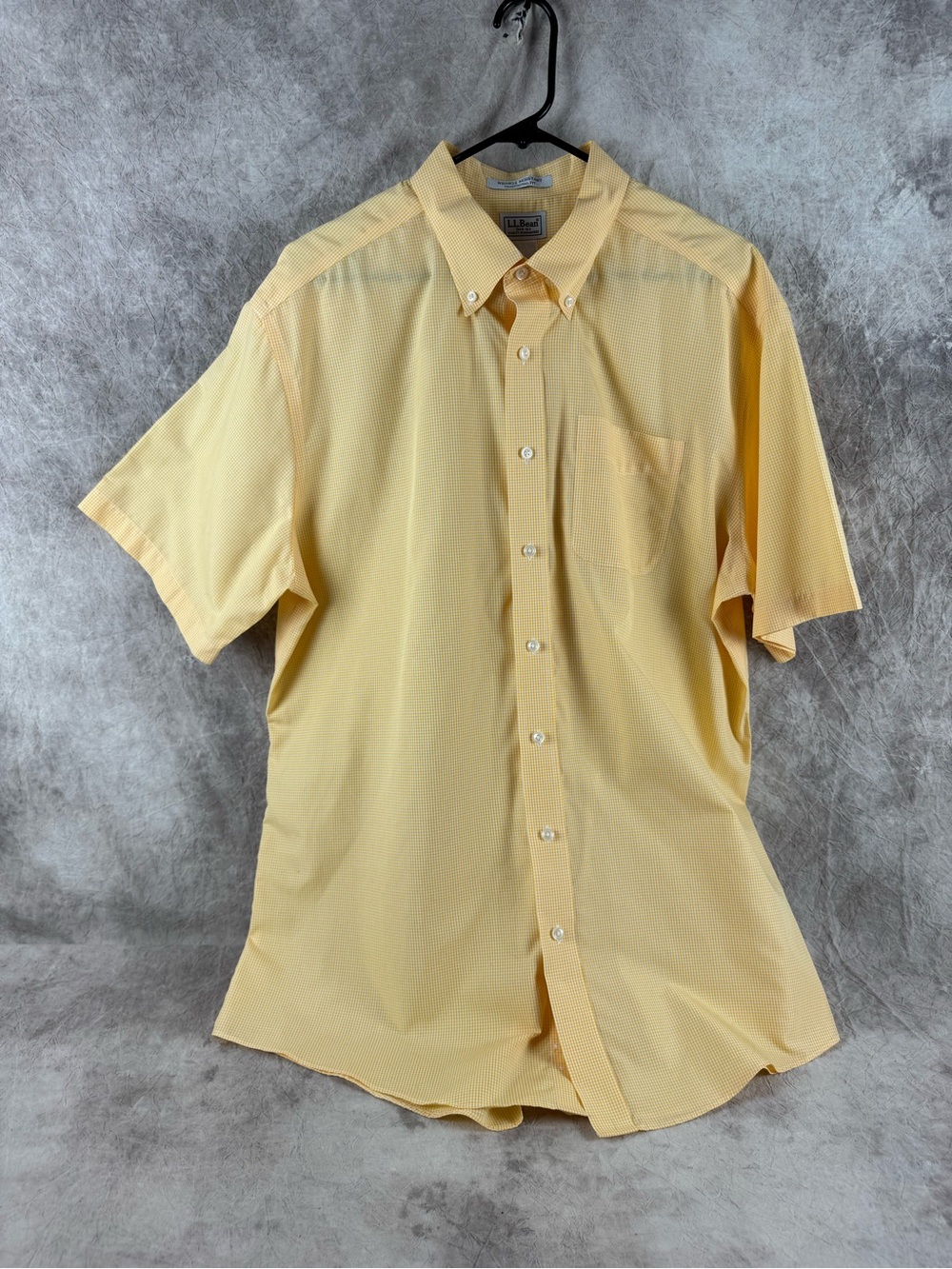 L.L. Bean Men's Light Yellow Short-Sleeve Button-Down Shirt XL-TALL
